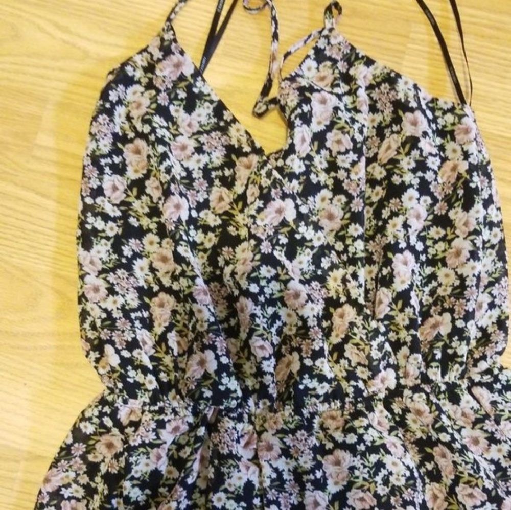 Super cute Forever 21 floral Romper